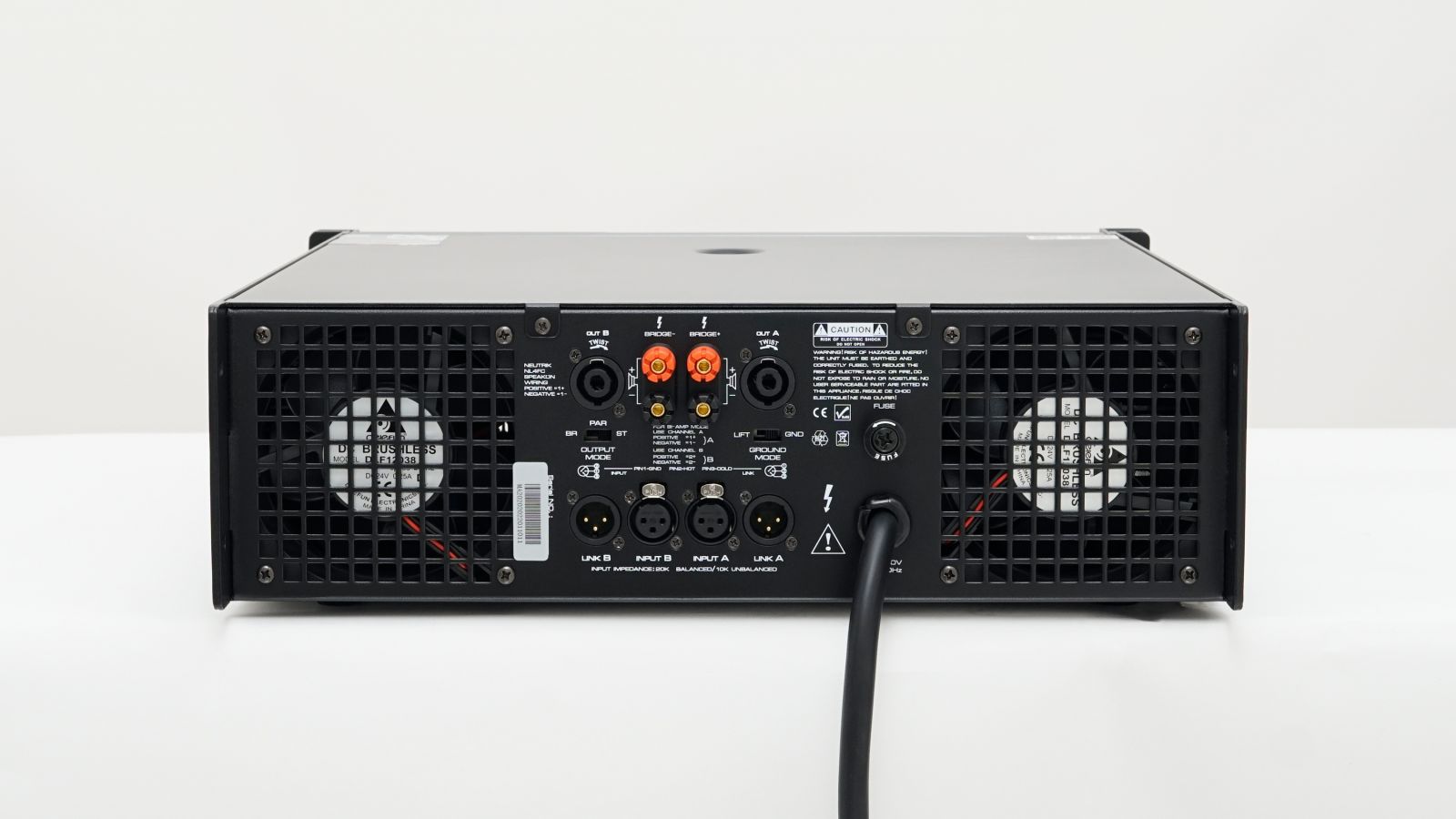 Đẩy công suất DBacoustic MA2020