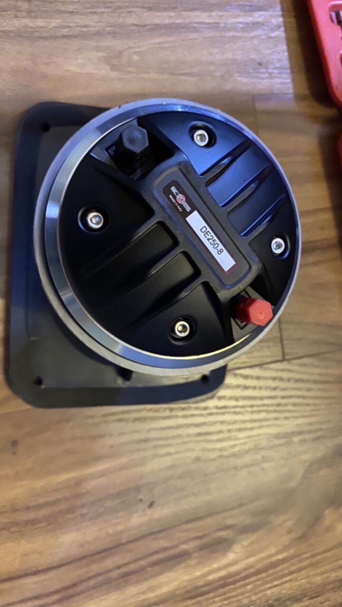 Âm Thanh Chính Hãng  Giá Sĩ