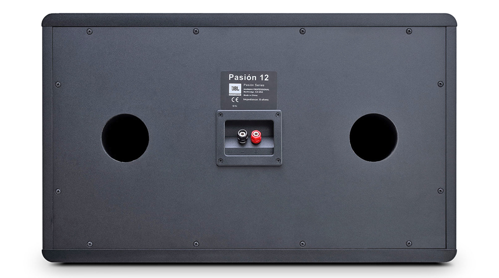 Mặt sau của loa JBL Pasion 12 là cổng kết nối và cổng thoát hơi bass Mặt sau của loa JBL Pasion 12 là cổng kết nối và cổng thoát hơi bass