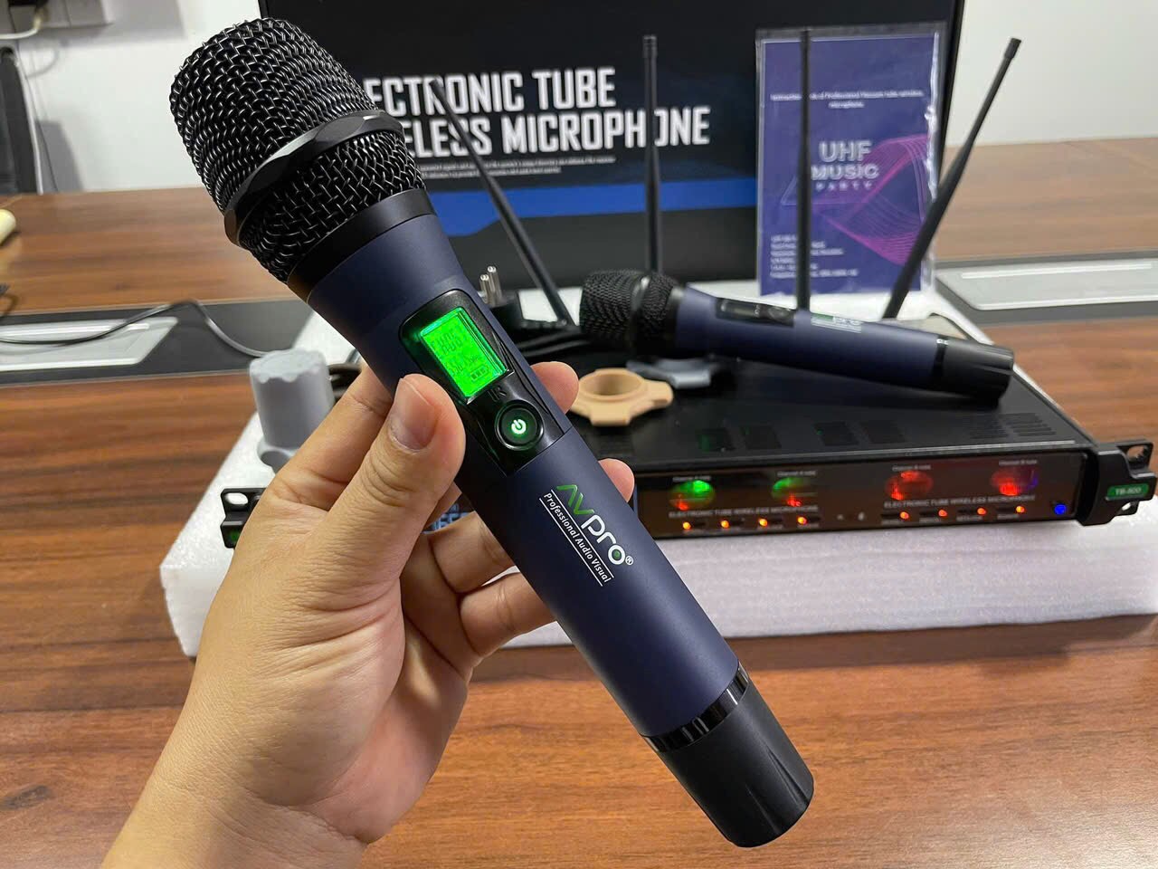 Micro Không Dây AVPRO TB800