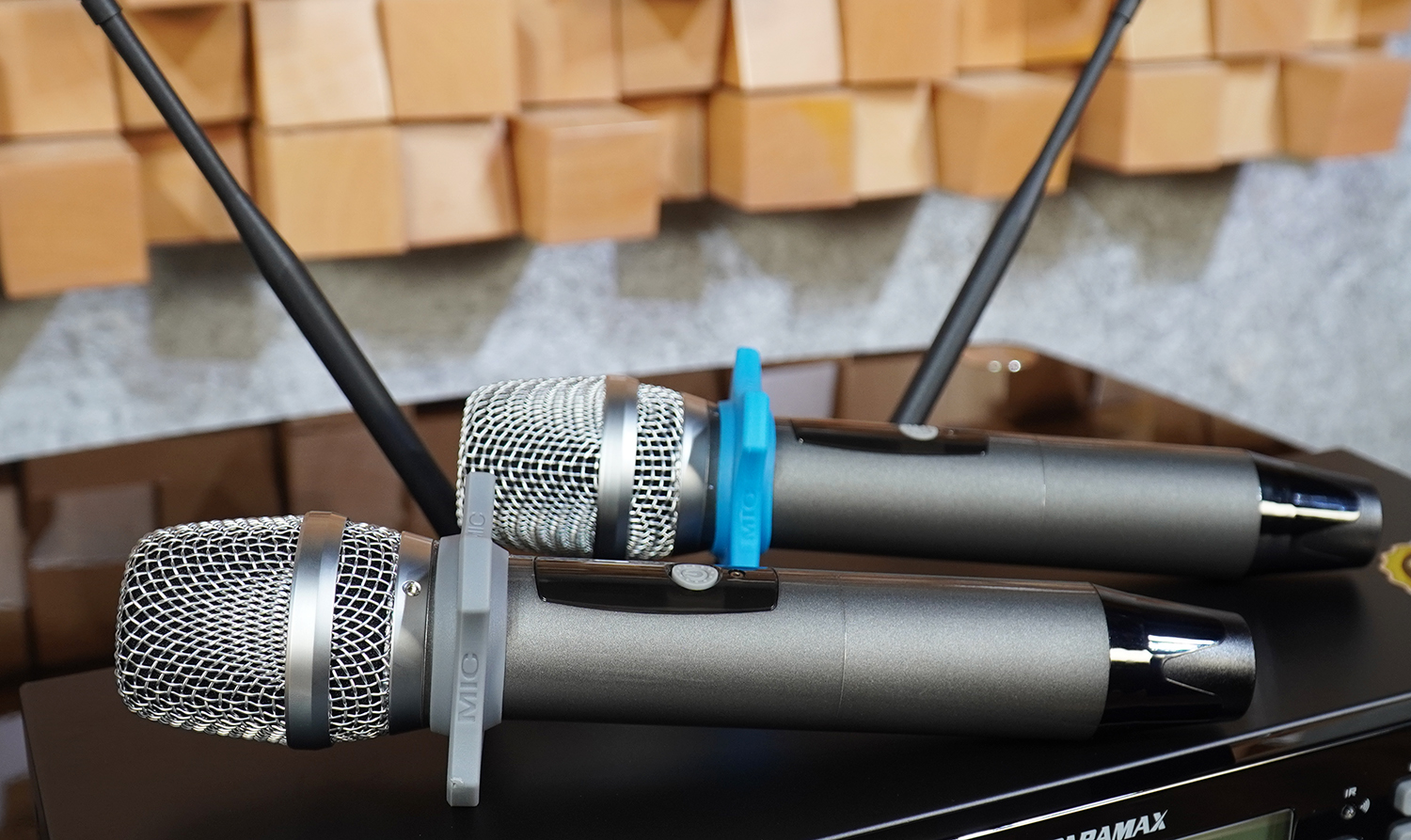 MICRO KHÔNG DÂY PARAMAX SM-2500 SMART CHÍNH HÃNG